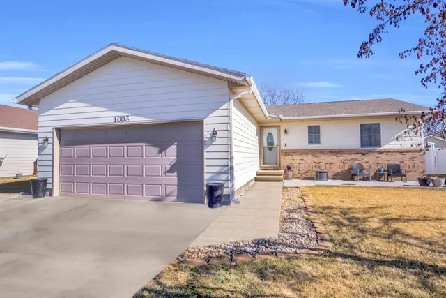 1003 11th Ave, Kearney, NE 68845