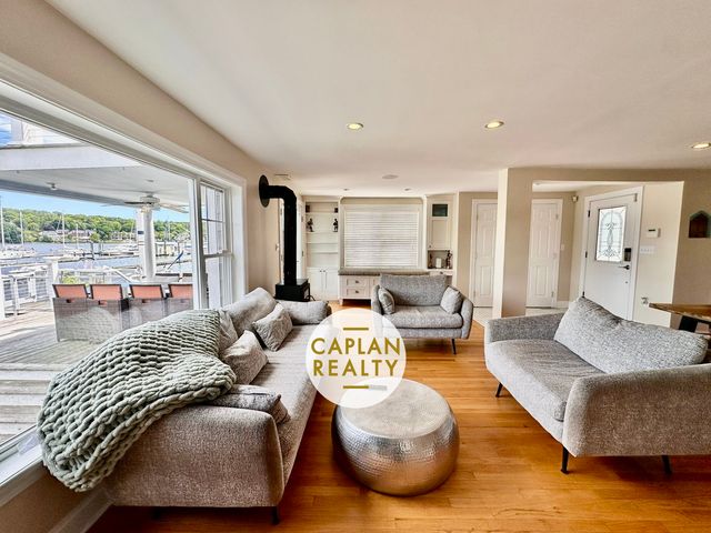 330 Front St, New Haven, CT 06513