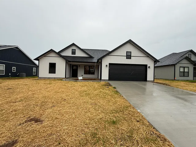414 Pinehurst Way, Harrodsburg, KY 40330