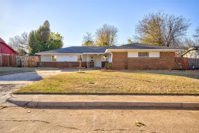 3321 Meadowbrook Dr, Midwest City, OK 73110