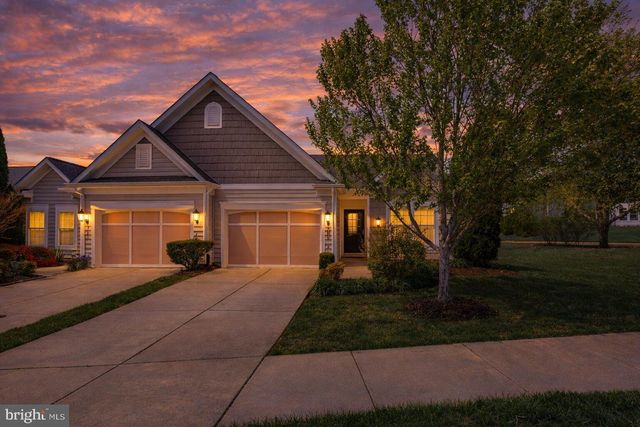 195 Castle Hill Dr, Fredericksburg, VA 22406