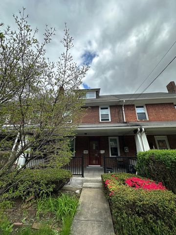 983 Greenfield Ave, Pittsburgh, PA 15217