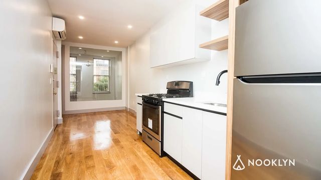 379 S  5th St #4L, Brooklyn, NY 11211