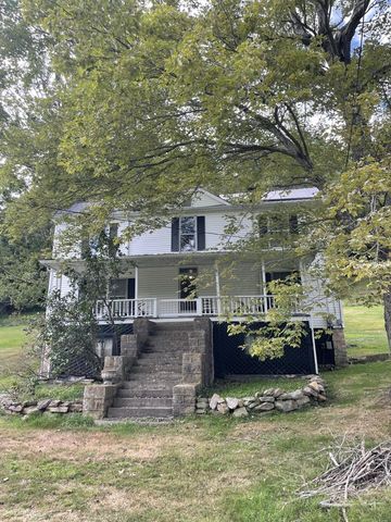 89 Teel Ln, Lookout, WV 25868