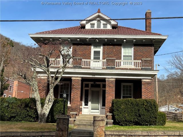 320 5th Ave, Montgomery, WV 25136