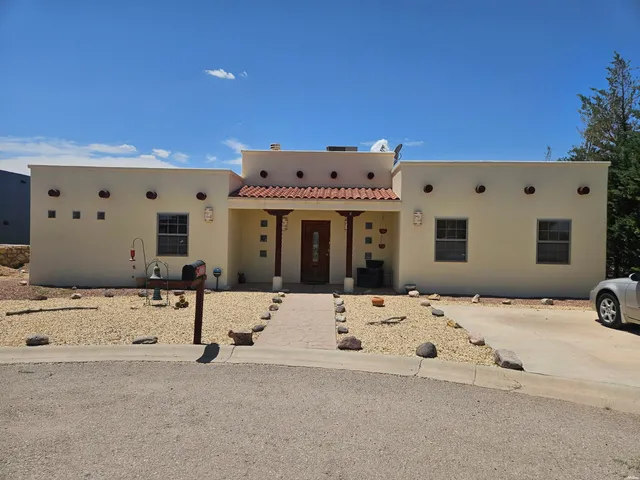 3000 Appaloosa Dr SW, Deming, NM 88030