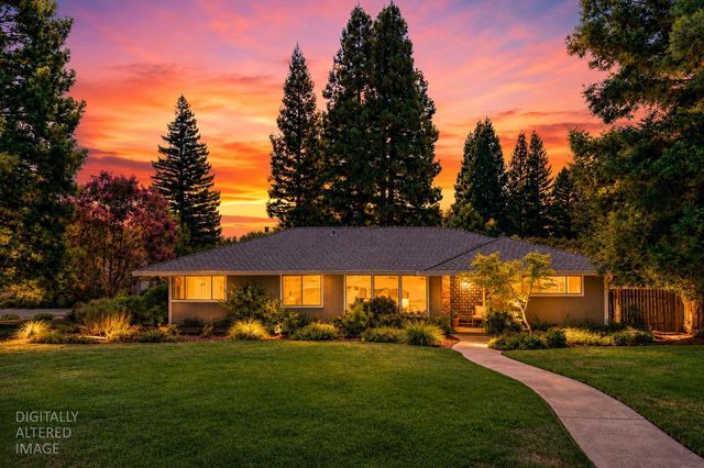 8810 Curragh Downs Dr, Fair Oaks, CA 95628