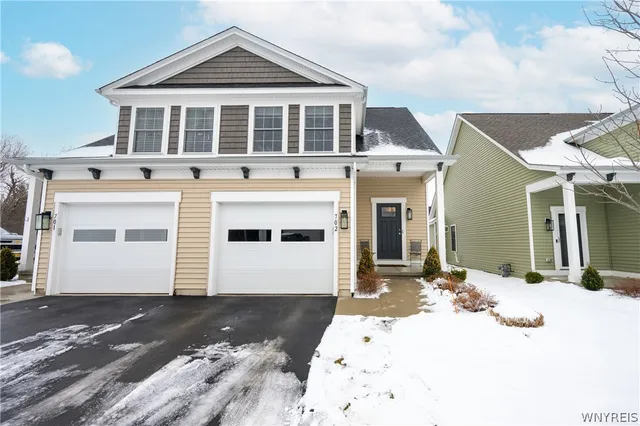 702 Carriage Ln, West Seneca, NY 14224