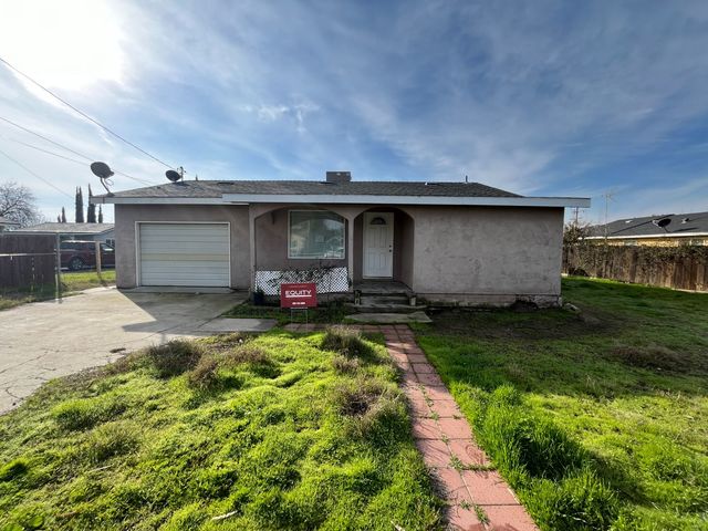 1169 W  Roby Ave, Porterville, CA 93257