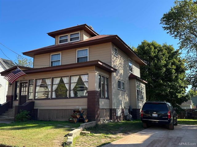 810 N  3rd St, Ishpeming, MI 49849