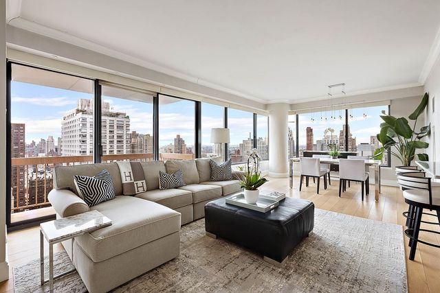 200 E  69th St #28B, New York, NY 10021