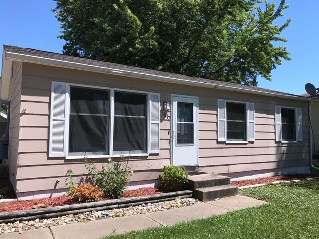 1217 95th Ave W, Rock Island, IL 61201