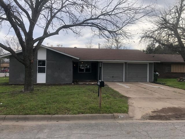 2806 Sharon Dr, Mineral Wells, TX 76067