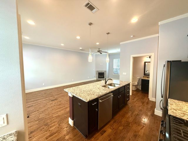 5875 Ross Ave #4, Dallas, TX 75206