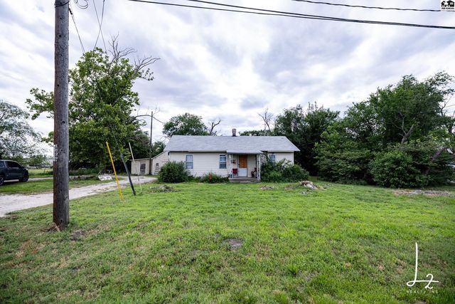 1029 N  Hendricks St, Hutchinson, KS 67501