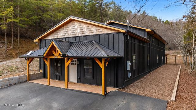 2881 Caughron Mountain Rd, Sevierville, TN 37876