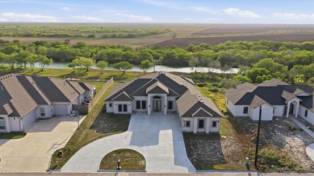 4033 Ranch Lake Dr, Corpus Christi, TX 78413