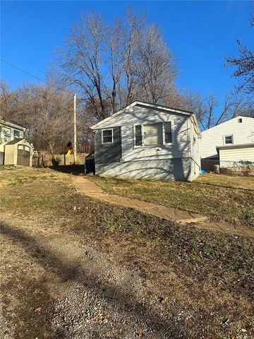 800 Forest Ave, Valley Park, MO 63088