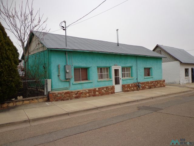 1304 Chavez St, Las Vegas, NM 87701