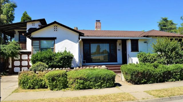 1106 N  Court St, Redding, CA 96001