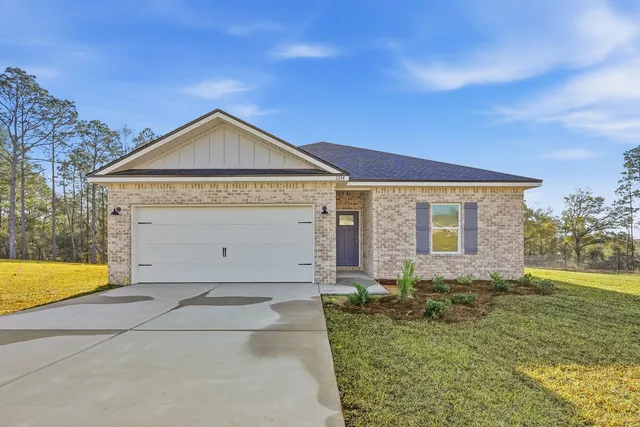 51 Spooner St, Defuniak Springs, FL 32433