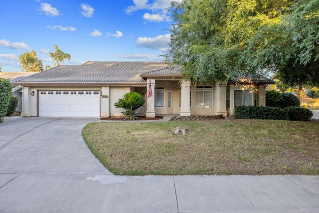 1350 S Grand Street, Visalia, CA 93292