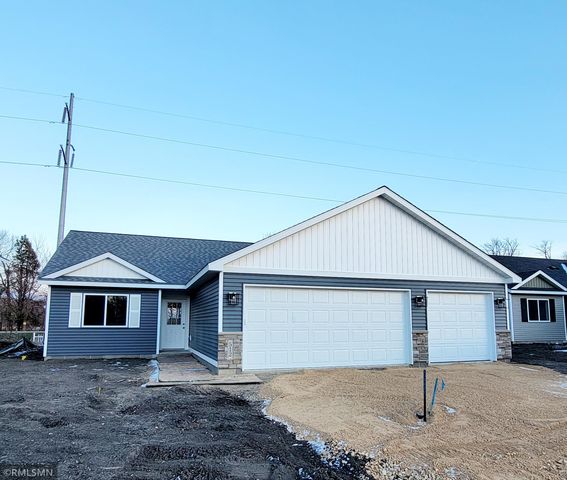 512 14th St NW, Waseca, MN 56093