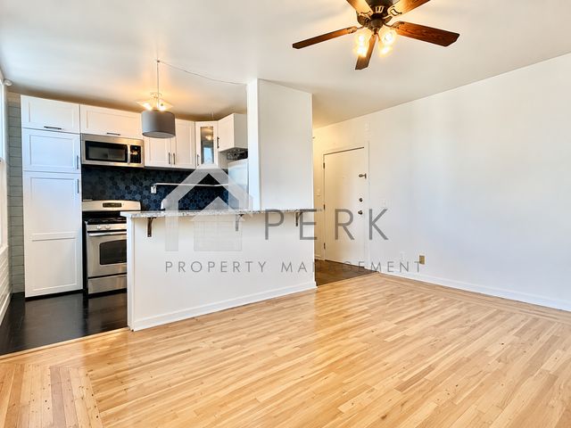 22 John St #10, Seattle, WA 98109