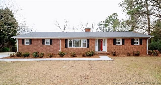 211 Stacy Weaver Dr, Fayetteville, NC 28311