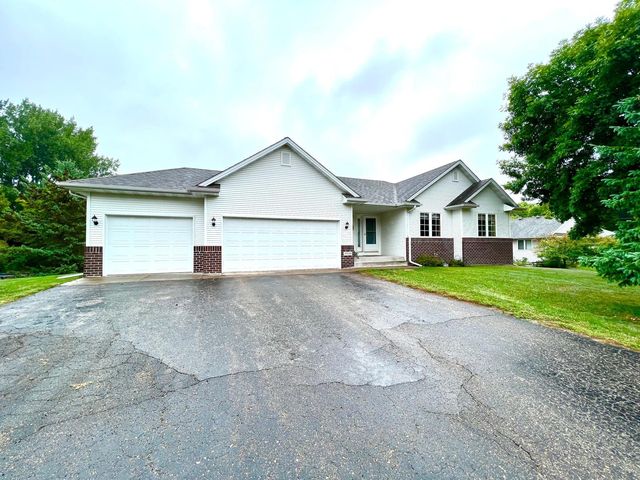 29539 Nathan Ave, Lindstrom, MN 55045