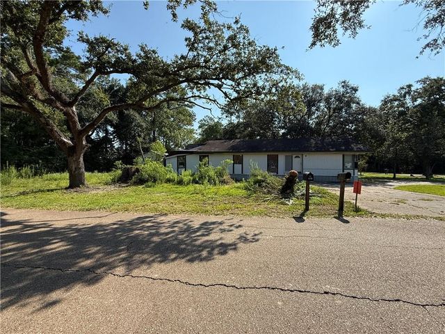 60516 Palm Dr, Slidell, LA 70460