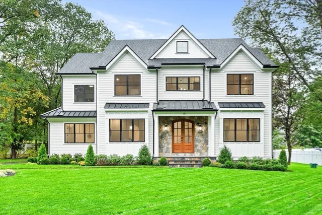 15 Peachtree Rd, Lexington, MA 02420