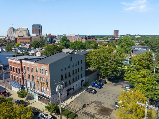 817 Grand Ave #203, New Haven, CT 06511