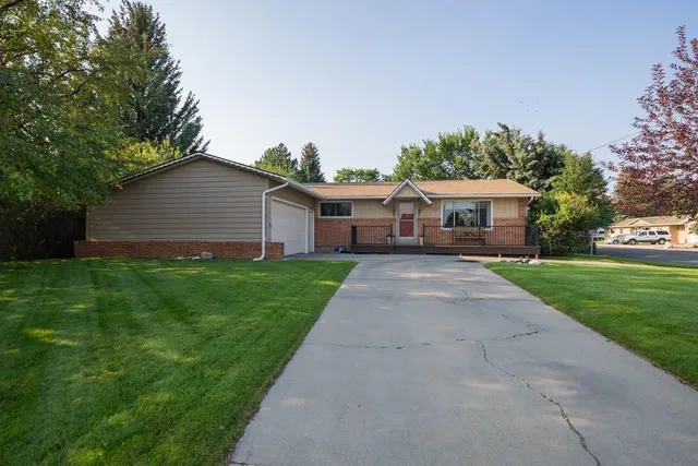 1302 Stampede Ave, Cody, WY 82414