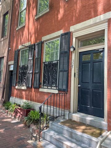 325 Pine St #1F, Philadelphia, PA 19106