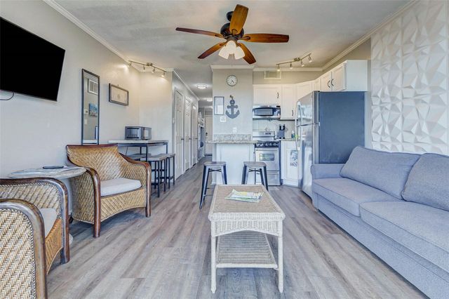 6102 Seawall Blvd #203, Galveston, TX 77551