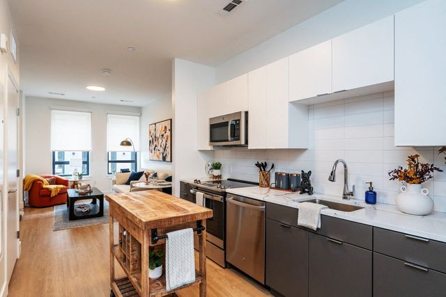180 Central Ave #603, Chelsea, MA 02150