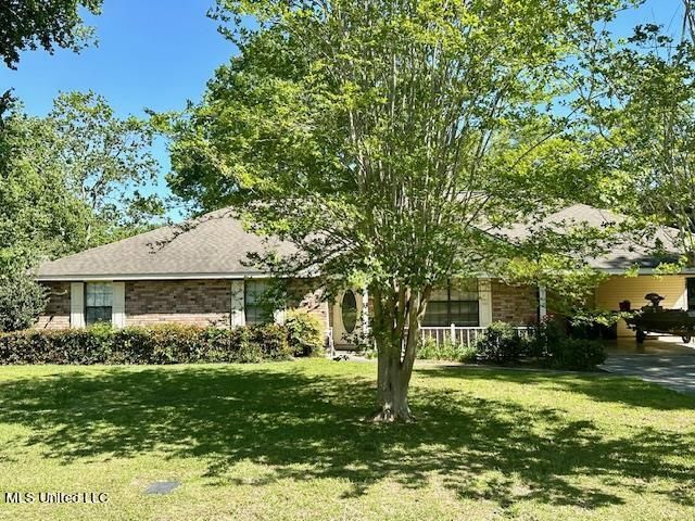 205 Ridgeview Dr, Carriere, MS 39426