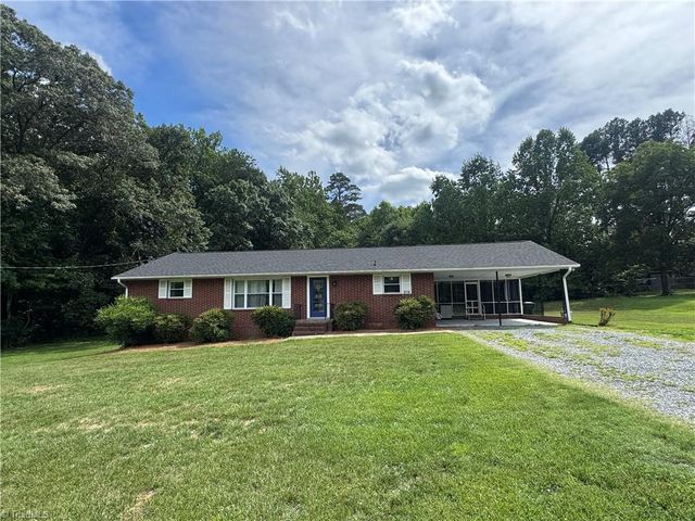 6778 Eldred Rd, Walkertown, NC 27051