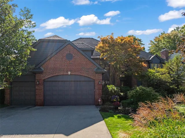 1555 Wandrei Ct, Commerce Township, MI 48382