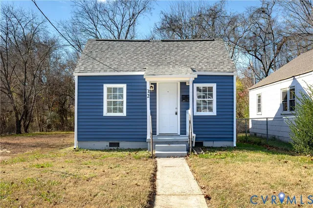32 Seaboard St, Petersburg, VA 23803