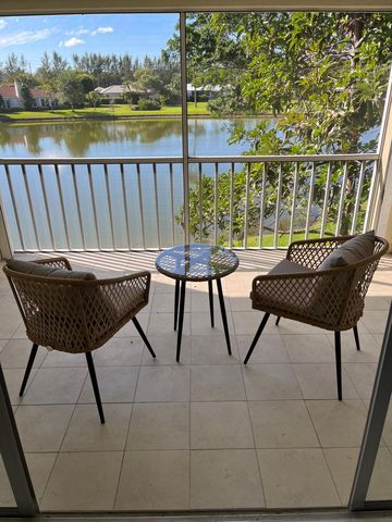 203 Bobolink Way  #203B, Naples, FL 34105