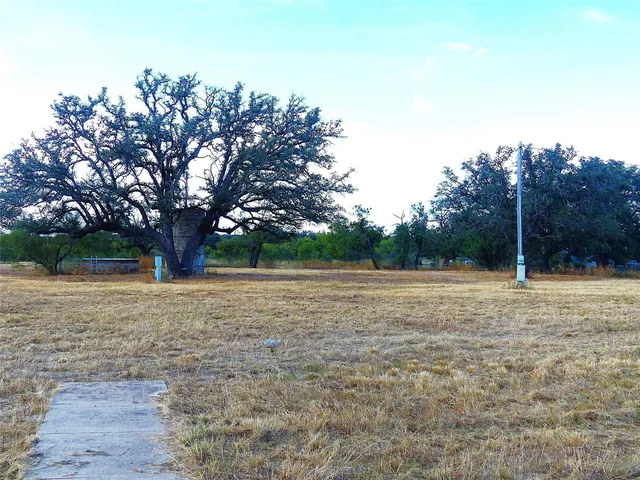 5700 7th St, Rochelle, TX 76872