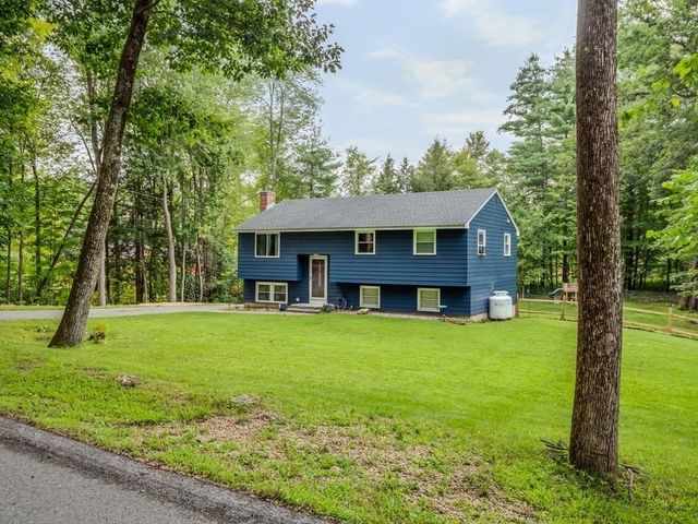 111 Lawrence St, Pepperell, MA 01463