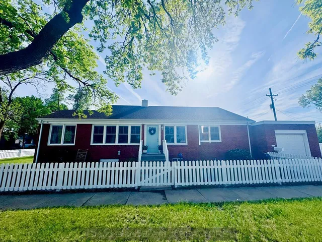 1904 W  1st St, Grand Island, NE 68803