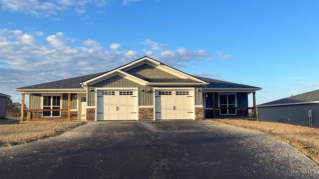 7615 Pea Rdg #B, Hillsboro, OH 45133