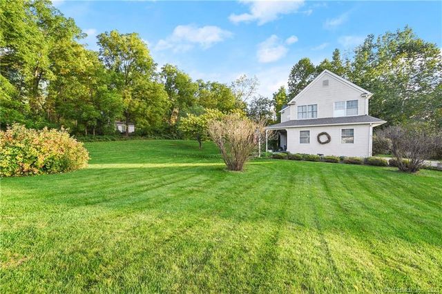 1 Weantinock Dr, New Milford, CT 06776