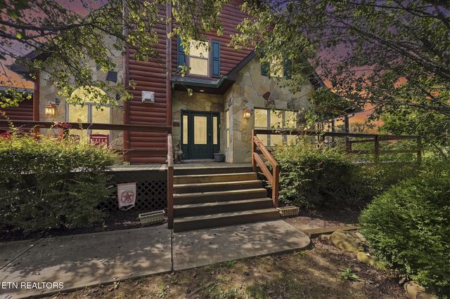 3490 Caywood Rd, Dandridge, TN 37725