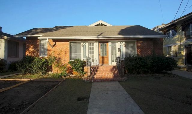 7325 Sycamore St #A, New Orleans, LA 70118