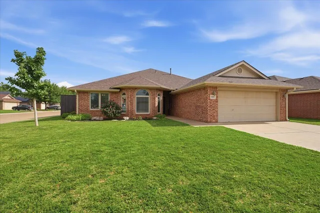 5620 100th St, Lubbock, TX 79424